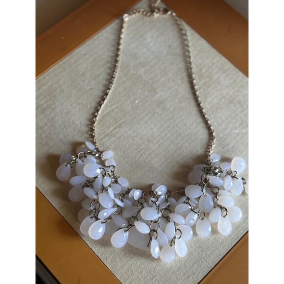 vintage Natasha White Teardrop Cluster Statement Necklace By Natasha Gold-Tone C - Picture 7 of 15